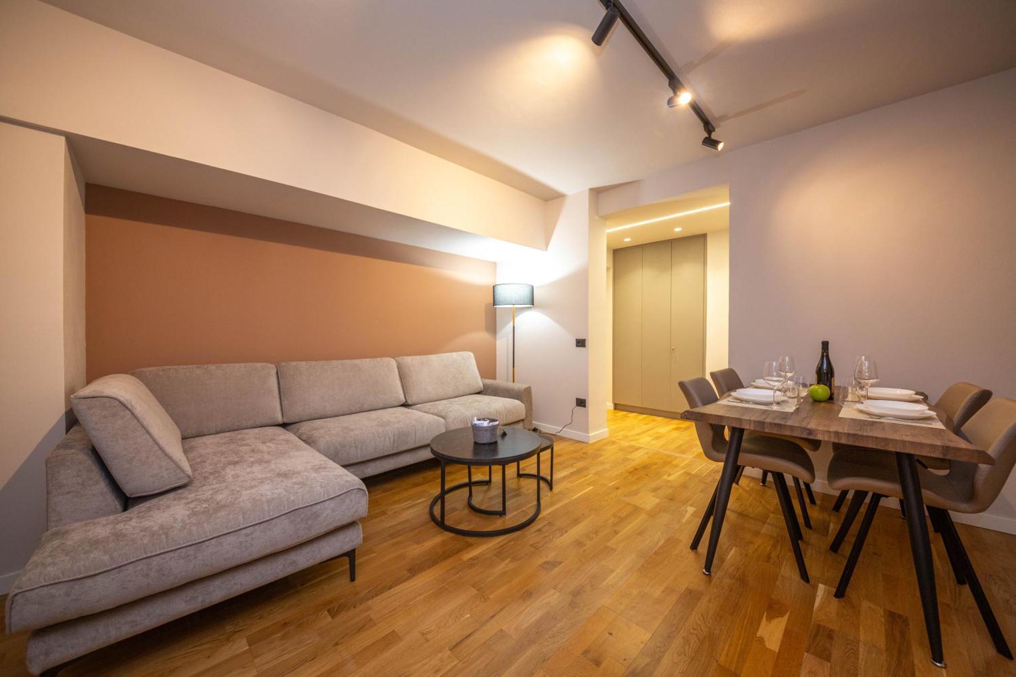 Apartament Blloku Unique 2 *